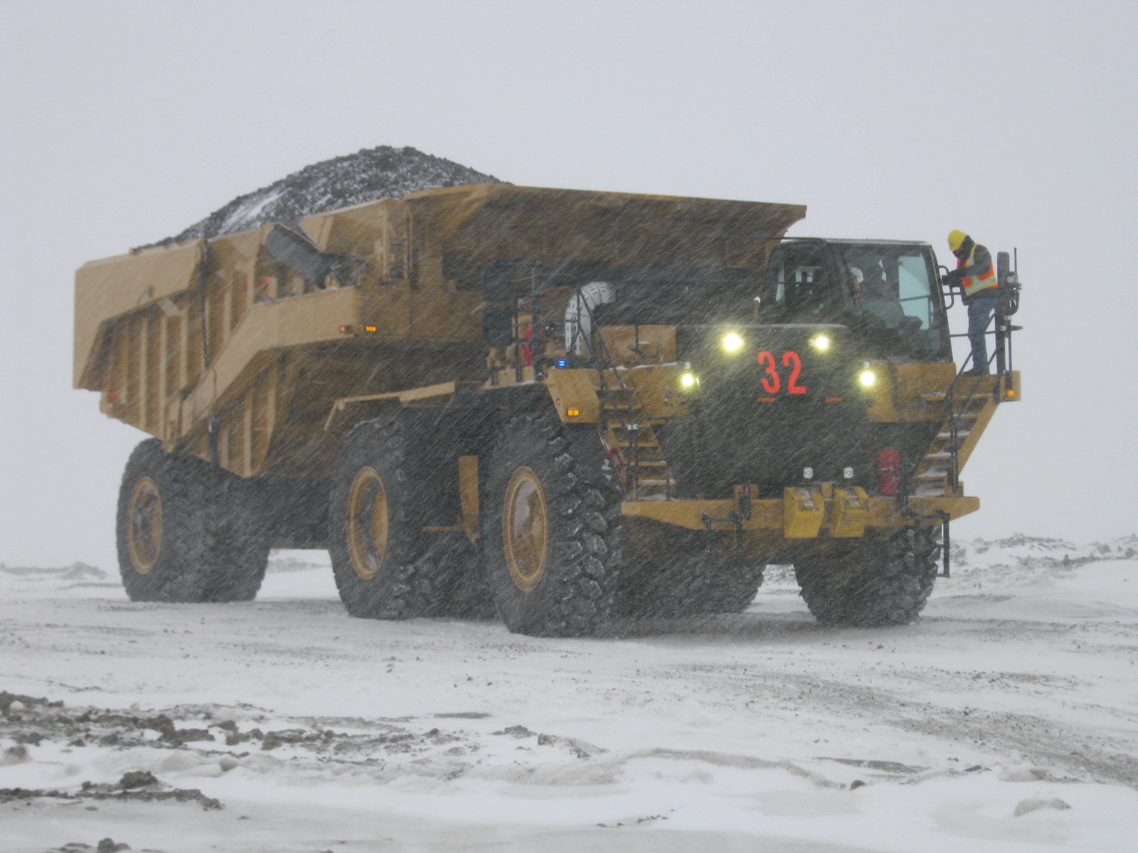CAT 777F tractor + trailer
